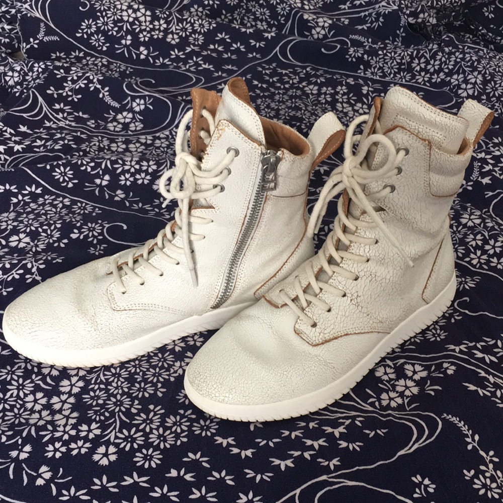 Mobs super high top white leather sneakers m9 w11
